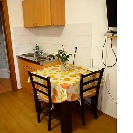 For Two Near Sea Διαμέρισμα Μακάρσκα